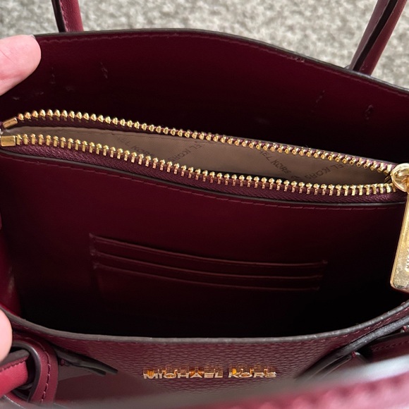 Michael Kors burgundy crossbody - Picture 5 of 7